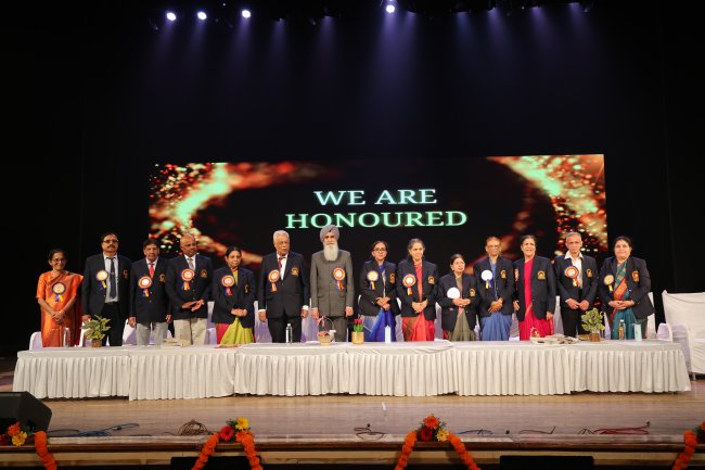 Dr.Chiranjeev Singh and the Management members